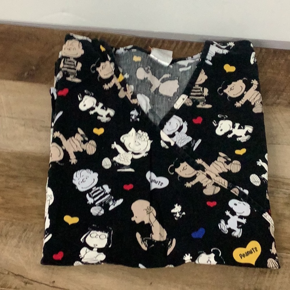 Woman scrub top Peanuts